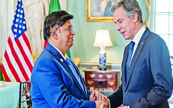 বিএনপিকে নির্বাচনে আনার আহ্বান মোমেনের